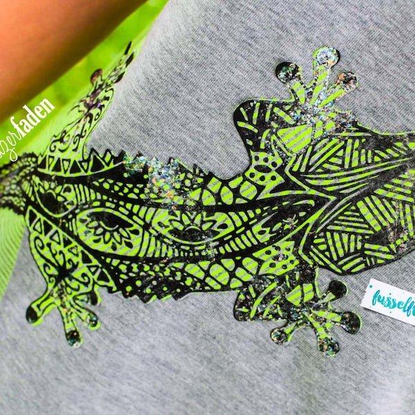 Plotterdatei Gecko Salamander Chamäleon Fusselfreies Bambus Farn Fliege DXF SVG Plottermotiv