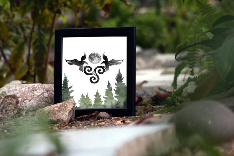 triskele-odins-ravens-huginn-and-muninn-triskelion-viking-decor