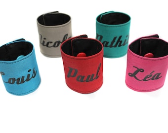 Personalized napkin ring with first name and color