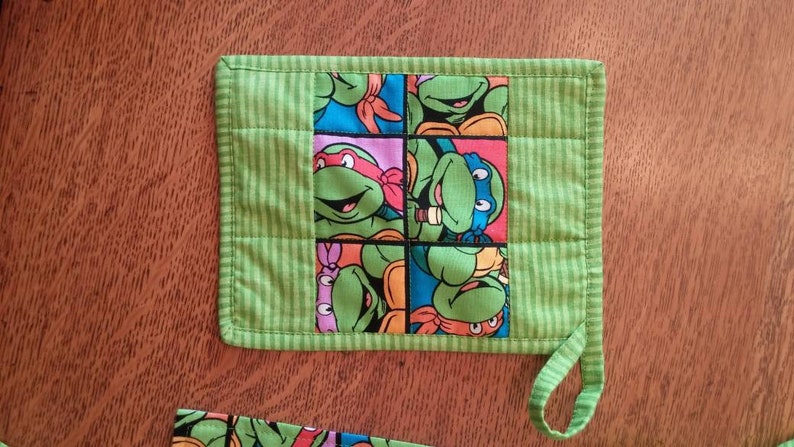 Lined Sizes 2T to 6T Child/'s Teenage Mutant Ninja Turtles apron washable adjustable ties !8 wide by 20 tall plus ties.
