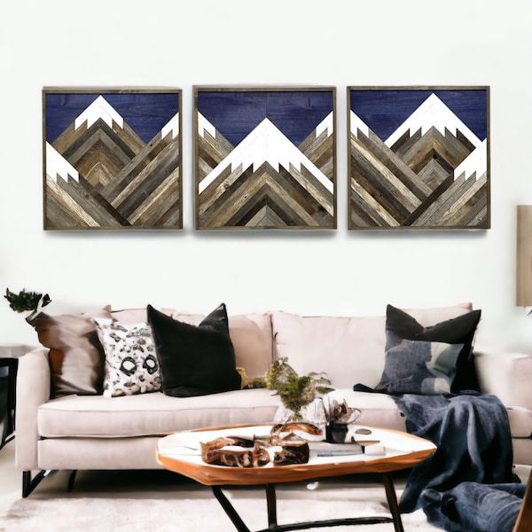 Sommets de montagne rustiques avec ciel bleu ensemble de 3. Art mural en bois récupéré. Montagnes de Bois. Art mural en bois de montagne. Montagnes faites à la main.