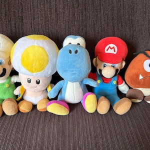 Vintage 9&quot; Nintendo Mario pluche figuur - Mario, Luigi, Yoshi, Toadstool & Goomba - knuffels jaren 90 - zeldzame Nintendo Collectibles
