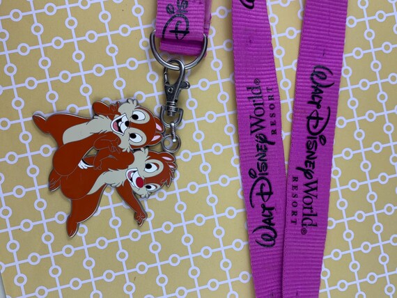 Disney World Resorts Trading Pin Lanyard Pink/purple – 2005 Chip