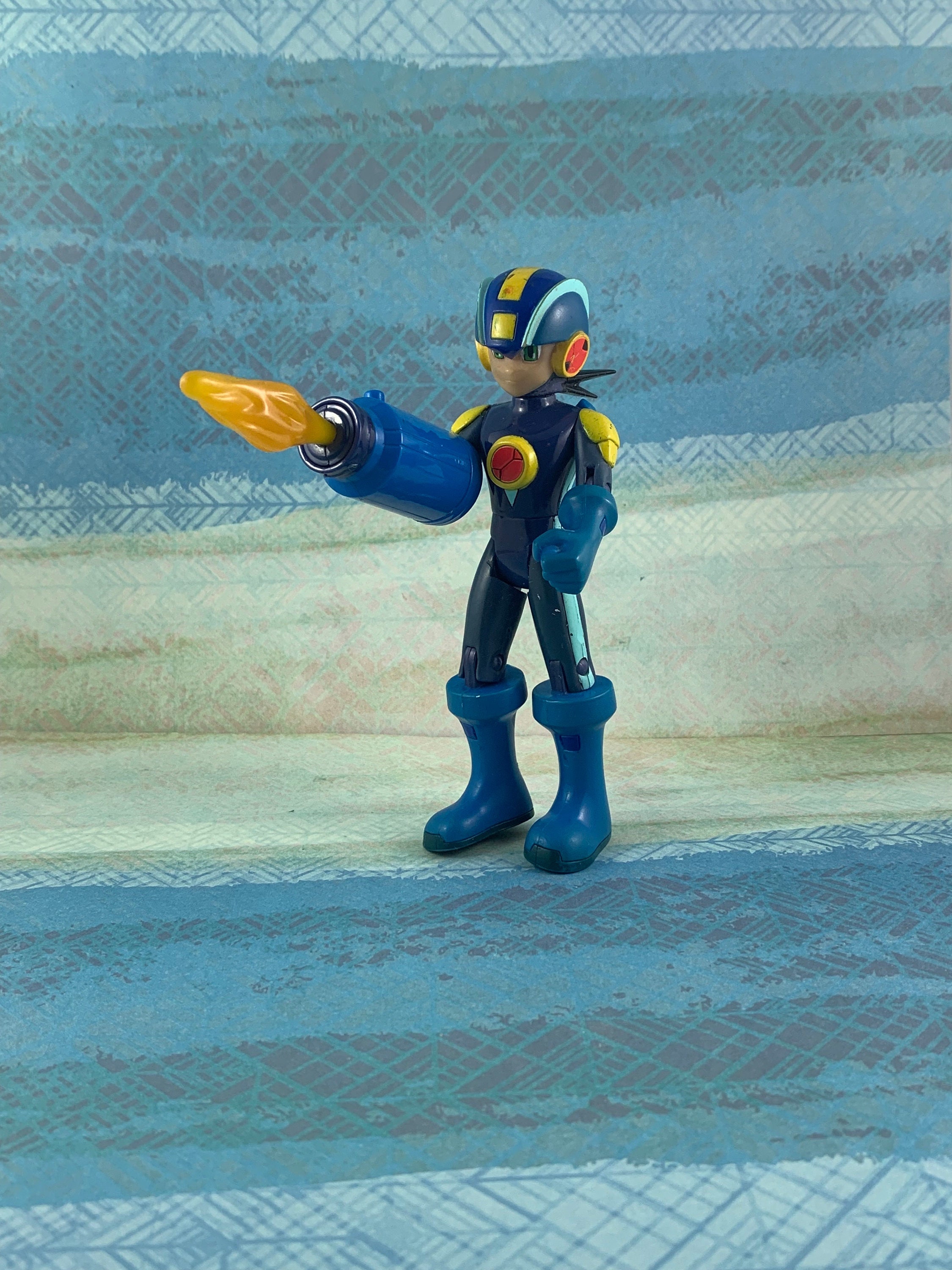 2004 Virus Attack Cross Fusion Mega Man NT Warrior Action Figure