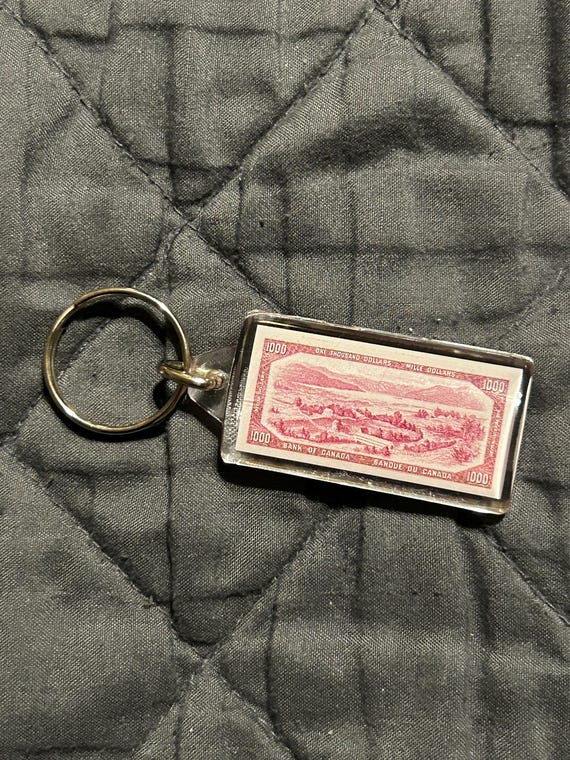 Vintage Canadian 1000 Dollar Bill Novelty Keychain – Queen