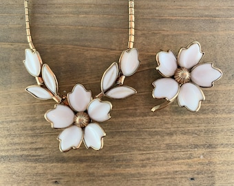 Vintage Trifari Gold Tone White Poured Milk Glass Floral Necklace & Brooch / Mid Century Jewelry / Trifari Jewelry