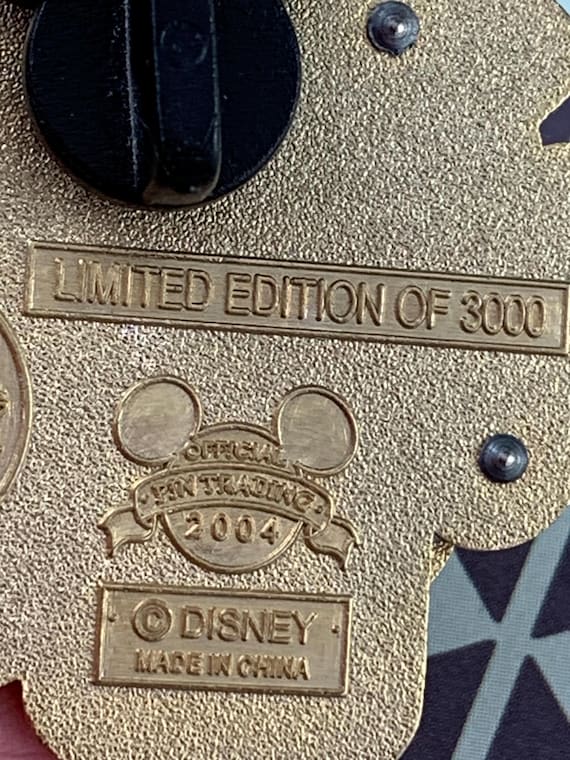 Disney Merry Christmas 2004 限定ピンズ LTD900 Disney WDW MGM 2004 Merry Christmas Swivel Trading Pin - Mickey