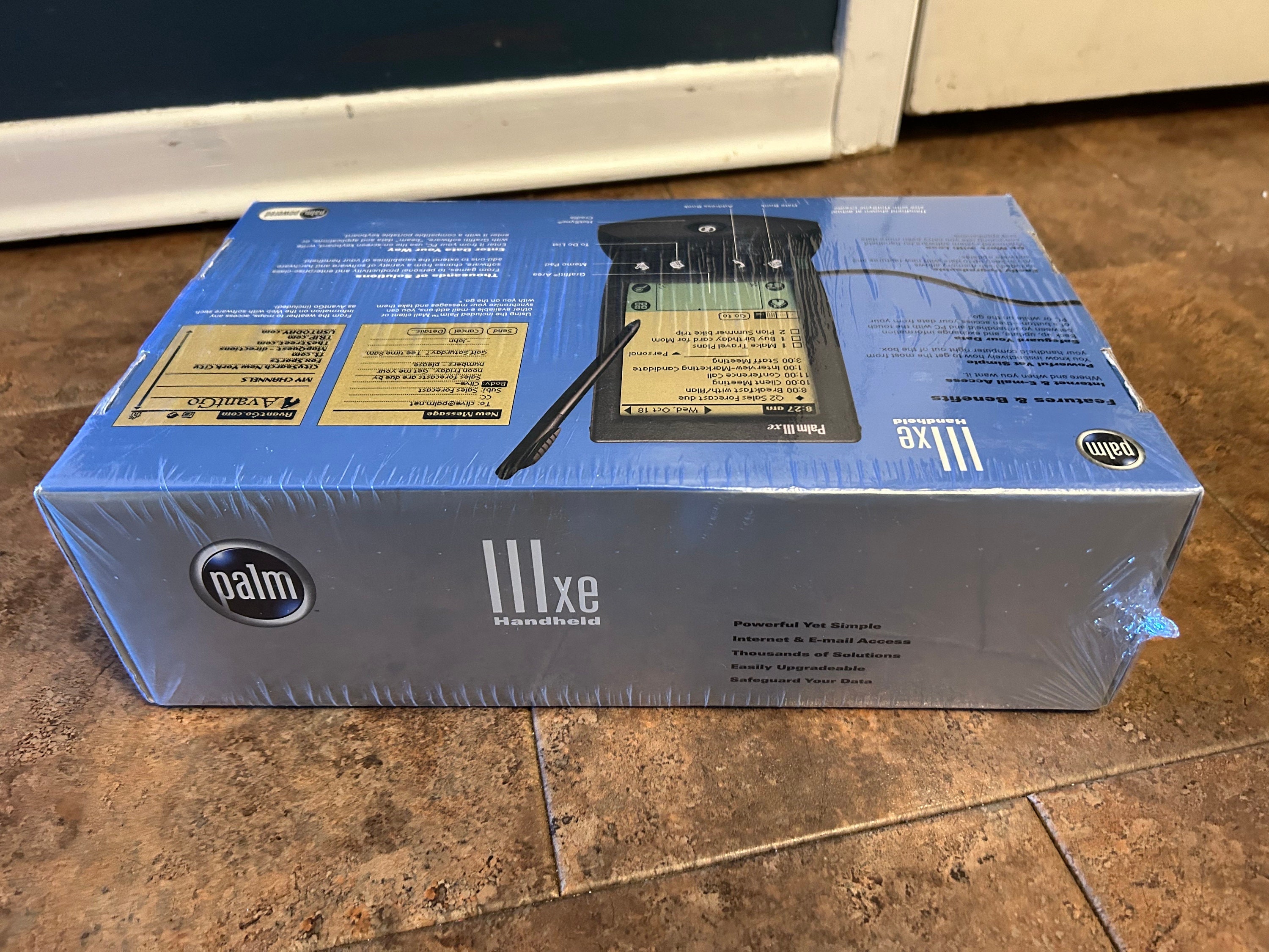 PALM III Xe Personal Handheld Organizer New Factory Sealed in Box