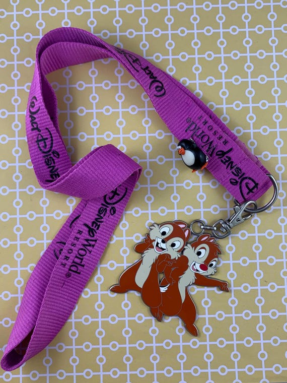 Disney Cast Lanyard チップとデール ピンバッジ　海外 Disney World Resorts Trading Pin Lanyard Pink/purple – 2005 Chip