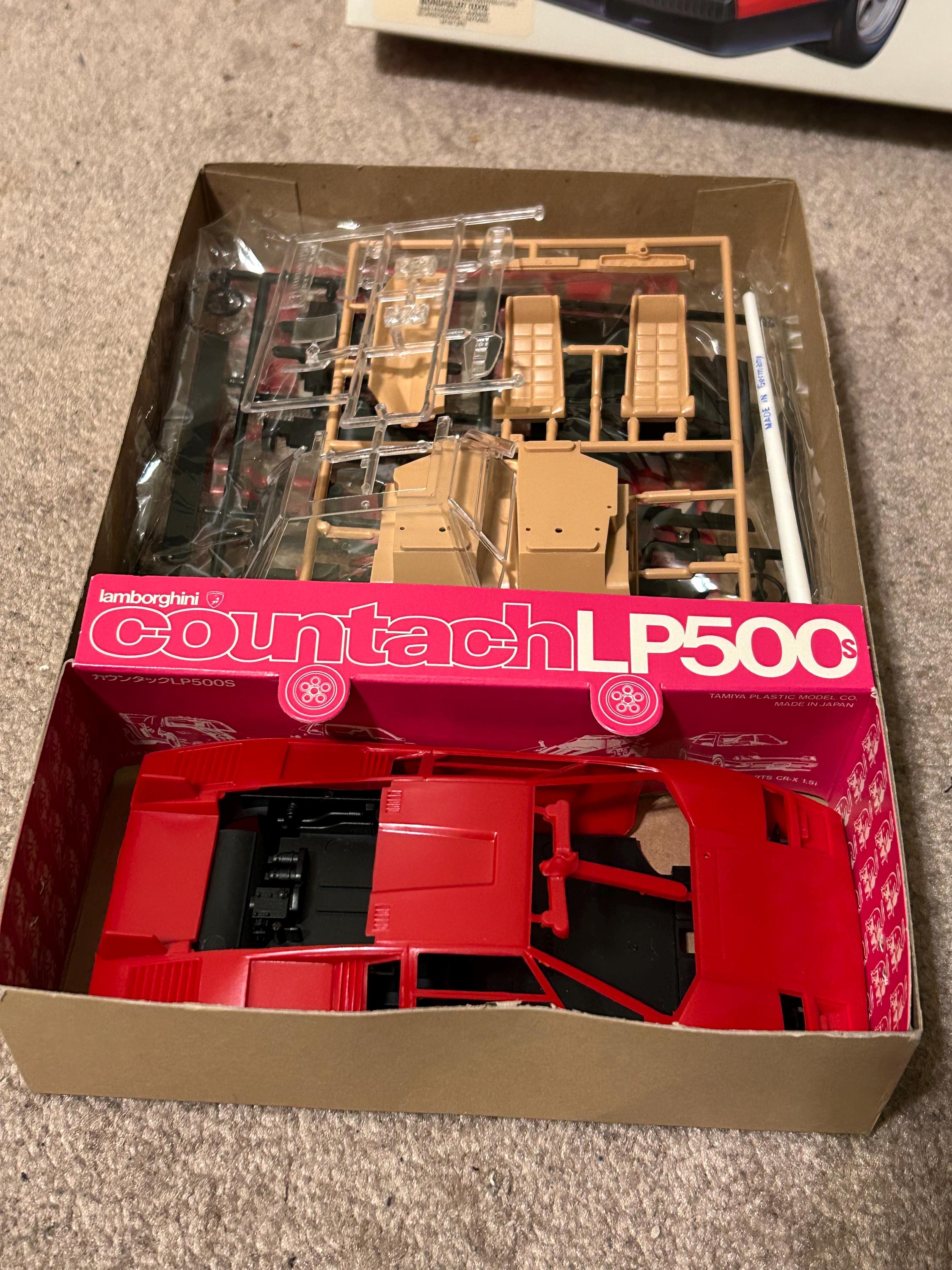 TAMIYA　カウンタック Amazon | タミヤ 1/24 カウンタックLP500 (1／24 スポーツ
