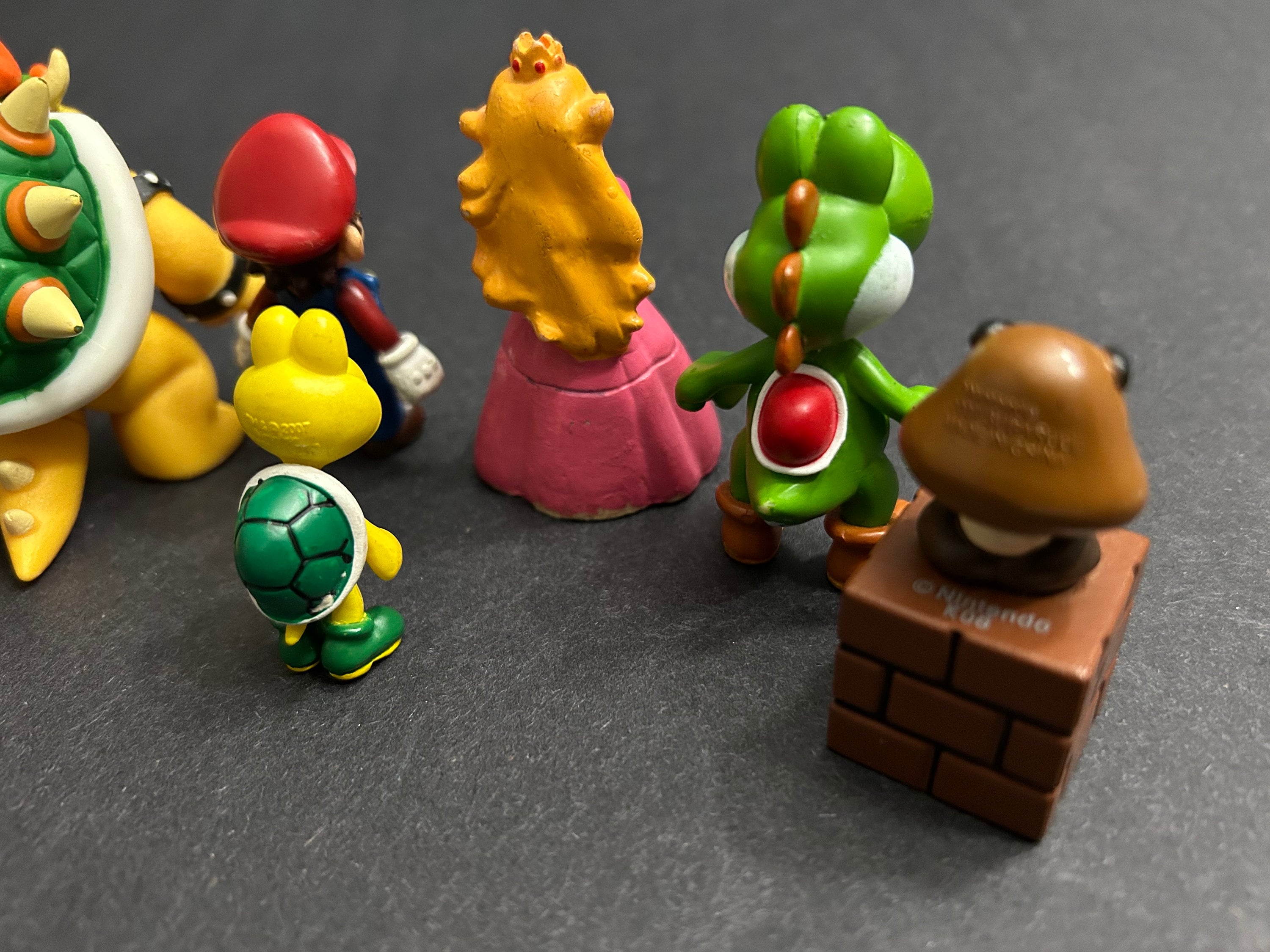 クラブニンテンドースーパーマリオフィギュア　ルイージピーチキノピオヨッシークッパ スーパーマリオ フィギュアコレクション＋(プラス) 選べる10種類