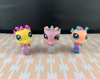 Littlest Pet Shop 2010 Assortment A Series 1 Seahorse Clown Fish Figure