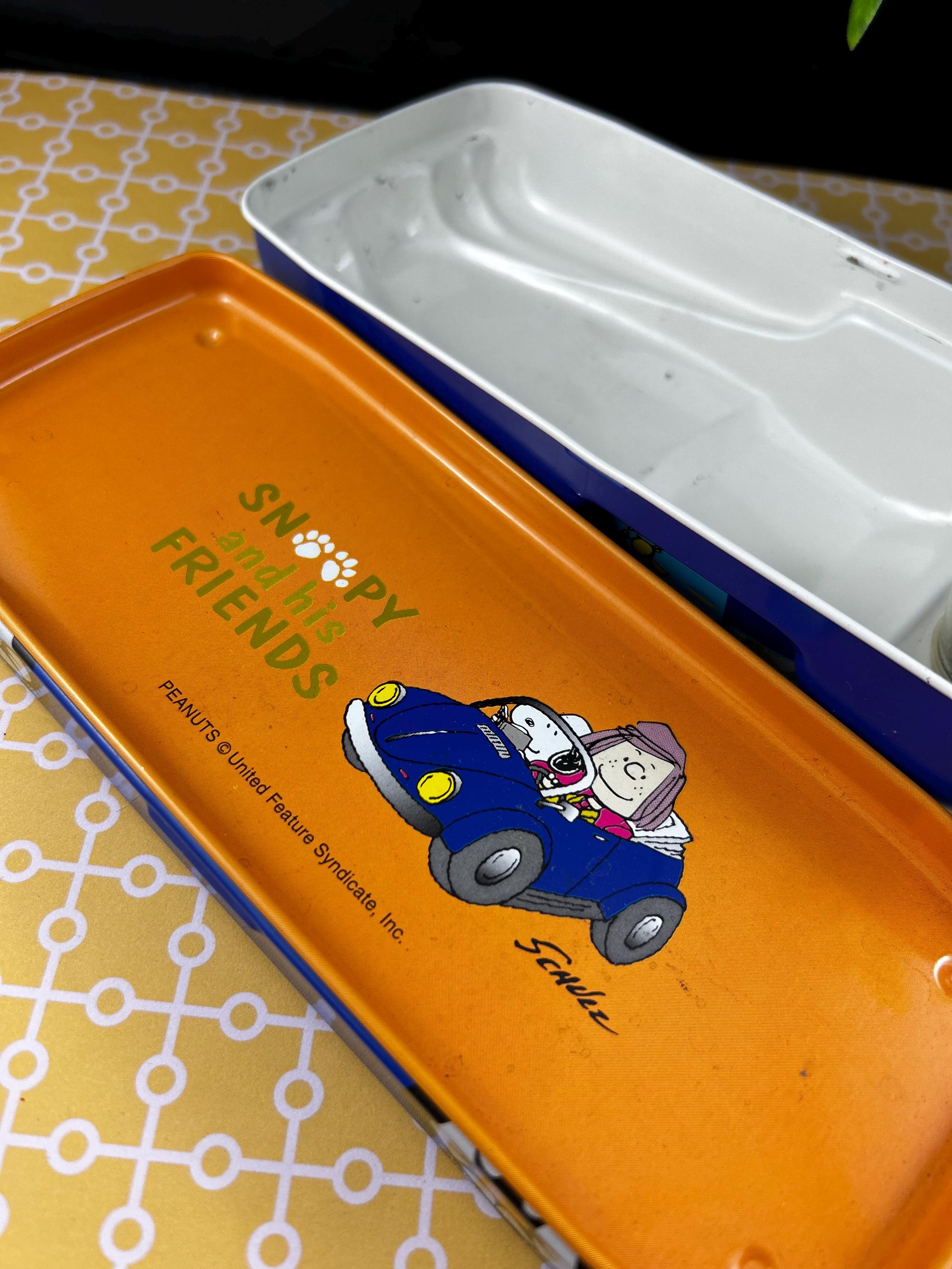 SNOOPY and his friends 収納ボックス RARE Snoopy and His Friends X-treme Race Car Tin Pencil Pen Case W