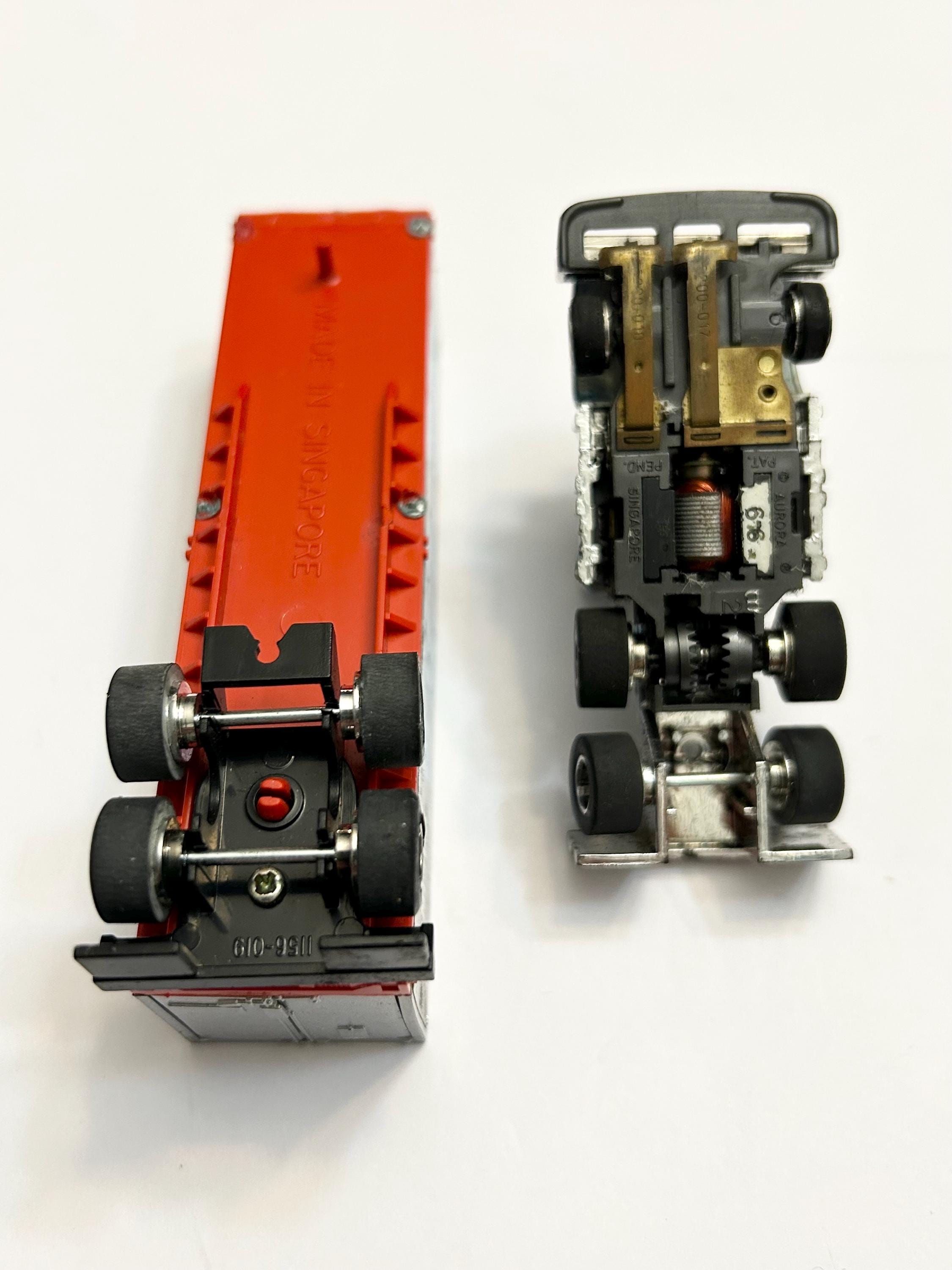 【激レア】【ヴィンテージ】ミニカー トラック　オーロラファーラーシュコー社 Vintage A/FX 6276 Aurora Racing Team Semi Truck & Trailer Speed