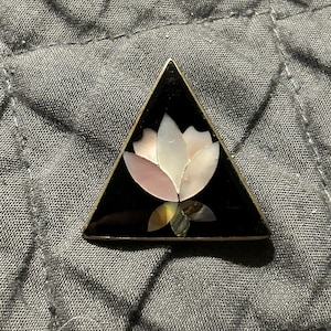 Vintage Pendant Brooch Pin Signed ALPACA MEXICO. Floral Flower Ocean Abalone MOP Mother of Pearl Inlay