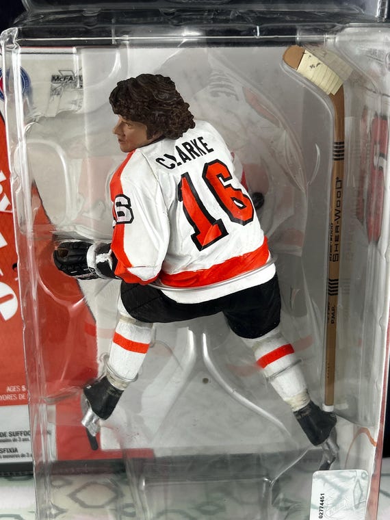 Bobby Clarke #16 - Mcfarlane NHL Legends - Philadelphia Flyers