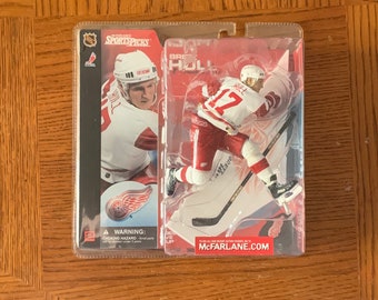 Brett Hull #17 - McFarlane NHL Sports Picks - Detroit Red Wings - Series 2