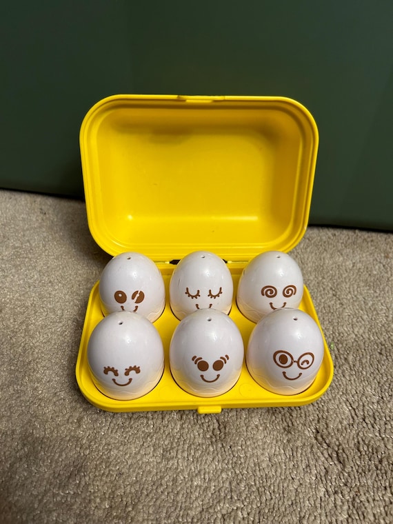Vintage 1993 Tomy Hide N Squeak Shape Sorting Egg Carton and Eggs