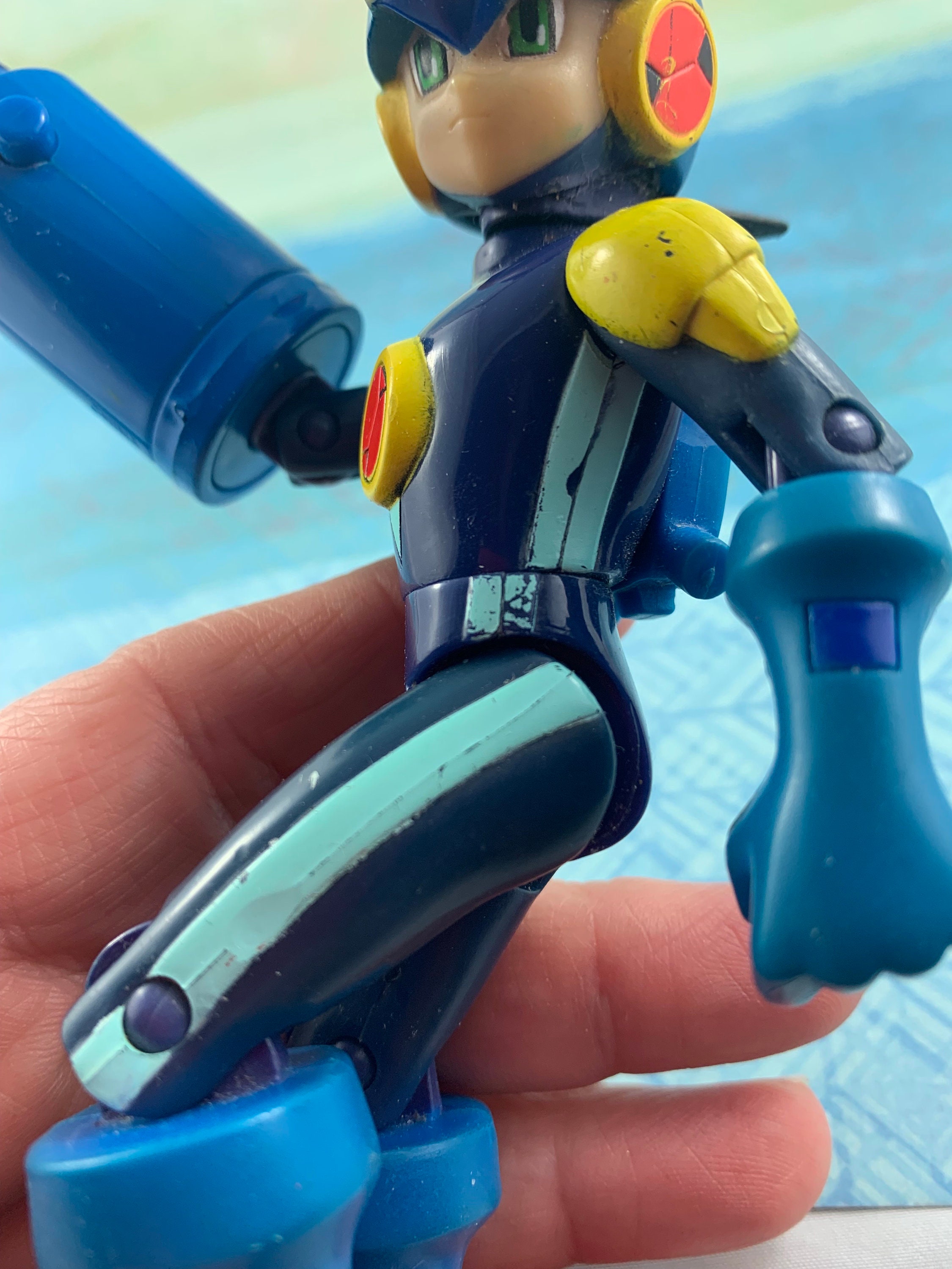 2004 Virus Attack Cross Fusion Mega Man NT Warrior Action Figure