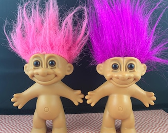 ヴィンテージ ラス トロール ドール、紫色の髪、1.5 インチ ミニ