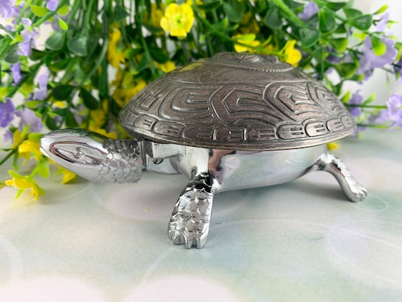 Vintage Hotel Turtle Bell by BOJ Eibar. Press Head and Tail to
