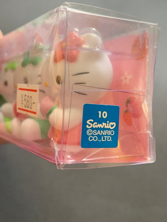 Hello Kitty Fruit Doll Figure Set of 7 Sanrio 2002 Very Rare. NEW