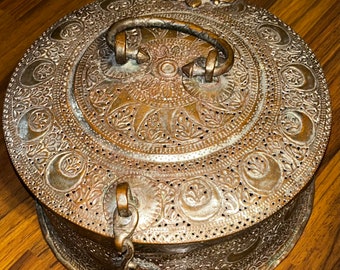 Exquisite Large Lucknow Copper Jaali Box: Traditional Craftsmanship with Lid
