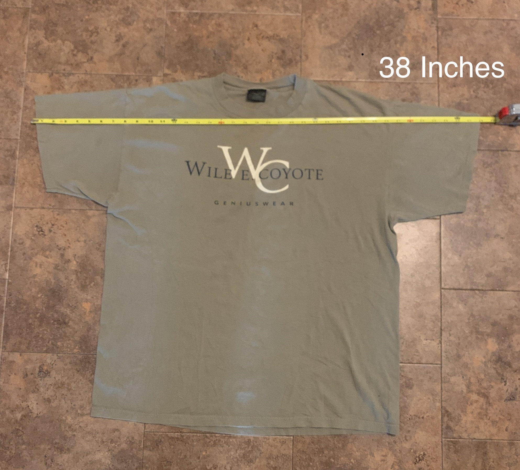 Vintage Wile E Coyote Tee Shirt Size XL Geniuswear. 1995