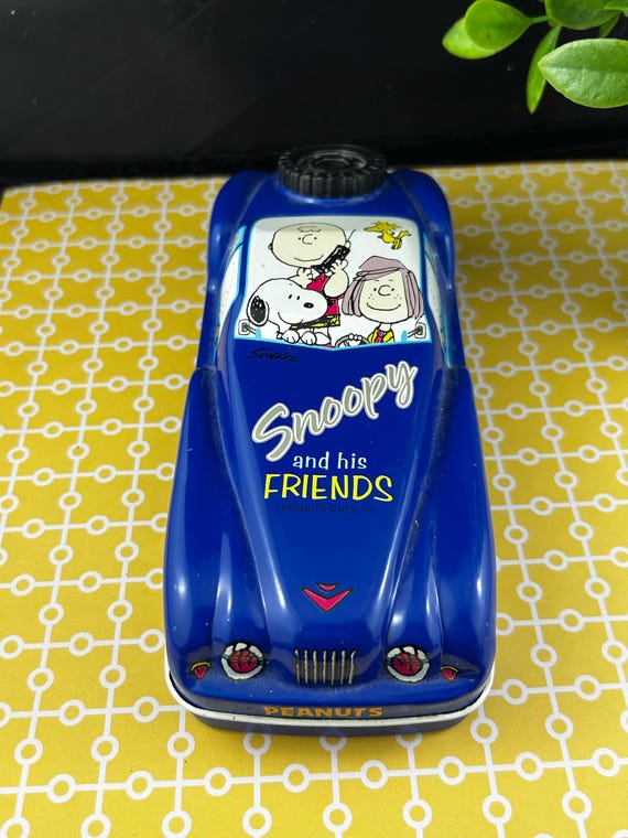 RARE Snoopy and His Friends X-treme Race Car Tin Pencil Pen Case W