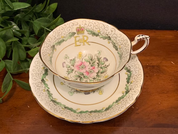 Vintage Paragon Coronation Of Queen Elizabeth II Crowned Westminster Abbey June 2nd 1953 Green Tea Cup & Saucer