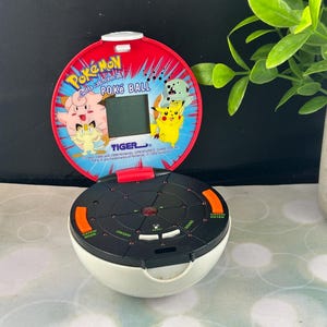 Vintage Tiger Electronics 1999 Pokémon Poké Ball Handheld LCD Game Tested & Working