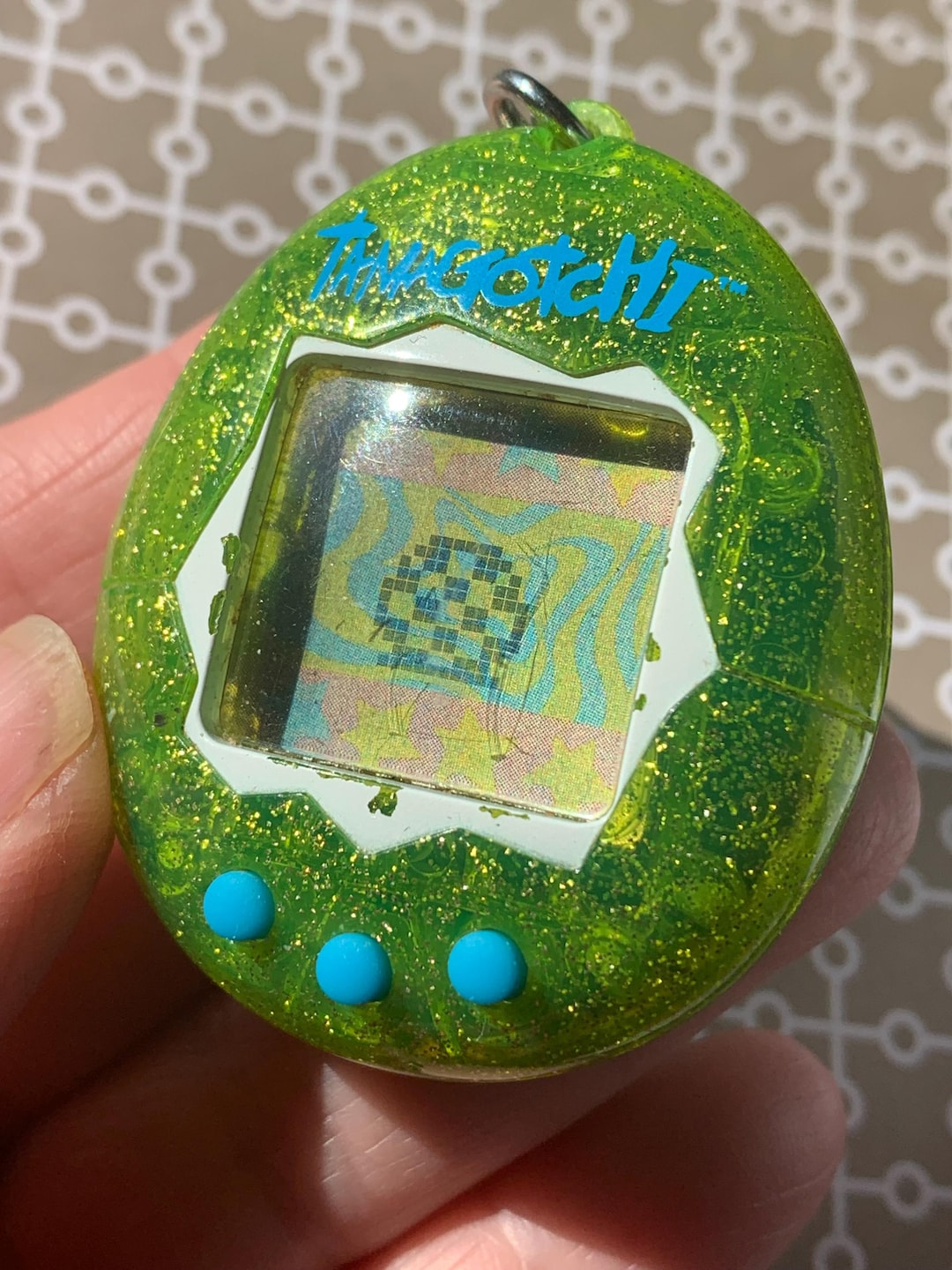 Tamagotchi Electronic Game Bandai RARE Green Glitter Keychain. No
