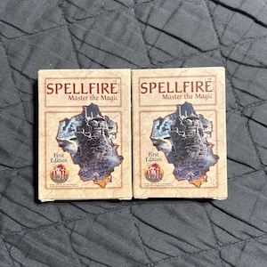 TSR Spellfire Master the Magic Card Game Première édition 2 Starter Deck Set ouvert