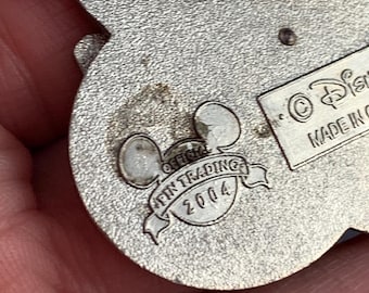 ピンズ・ピンバッジ・缶バッジ Mickey Mouse Sterling Silver Pin Disney 2004 WDW Trading Pin - Sorcerer Mickey & Disney Castle