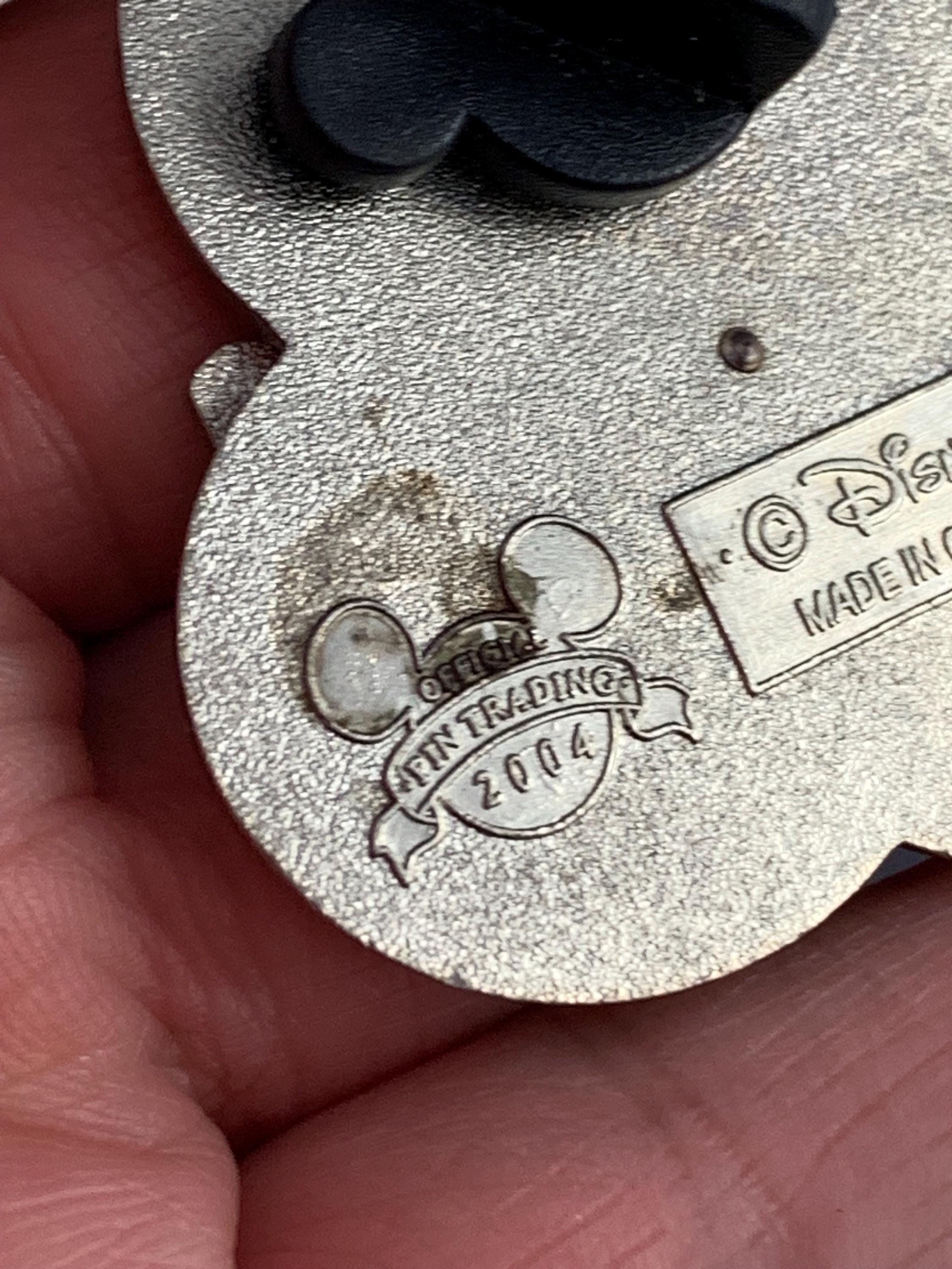 ピンズ・ピンバッジ・缶バッジ Mickey Mouse Sterling Silver Pin Disney 2004 WDW Trading Pin - Sorcerer Mickey & Disney Castle