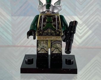 Authentic LEGO Star Wars Clone Trooper Commander Gree, 41st