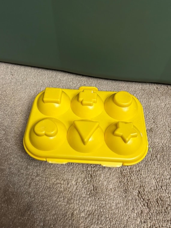 Vintage 1993 Tomy Hide N Squeak Shape Sorting Egg Carton and Eggs