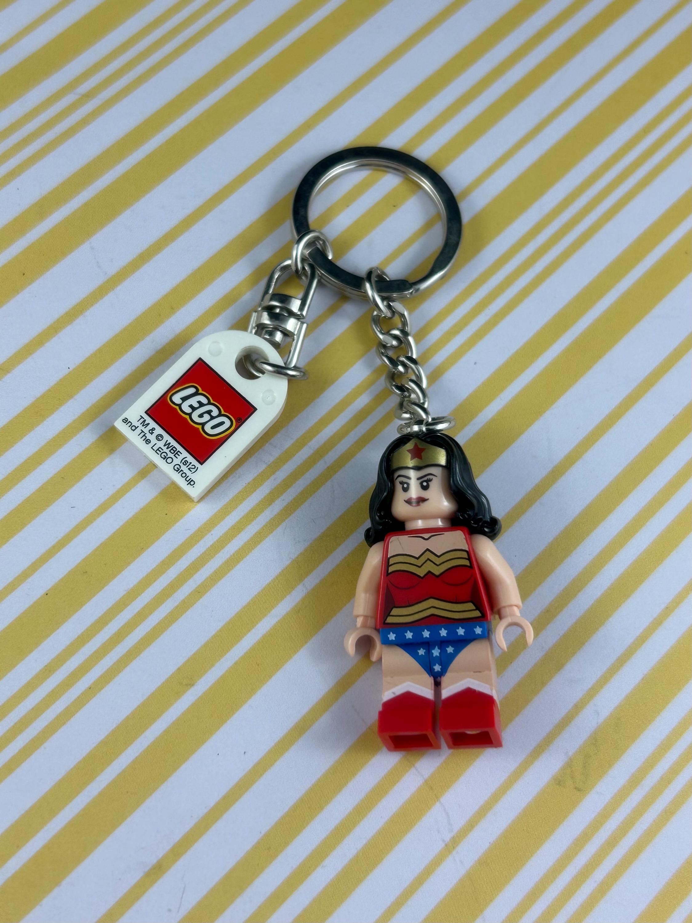 「エド・グリムリー」のTyco（タイコ）社製ヴィンテージ・トーキングドール LEGO 853433 Wonder Woman Minifigure Keychain Keyring Retired - Etsy