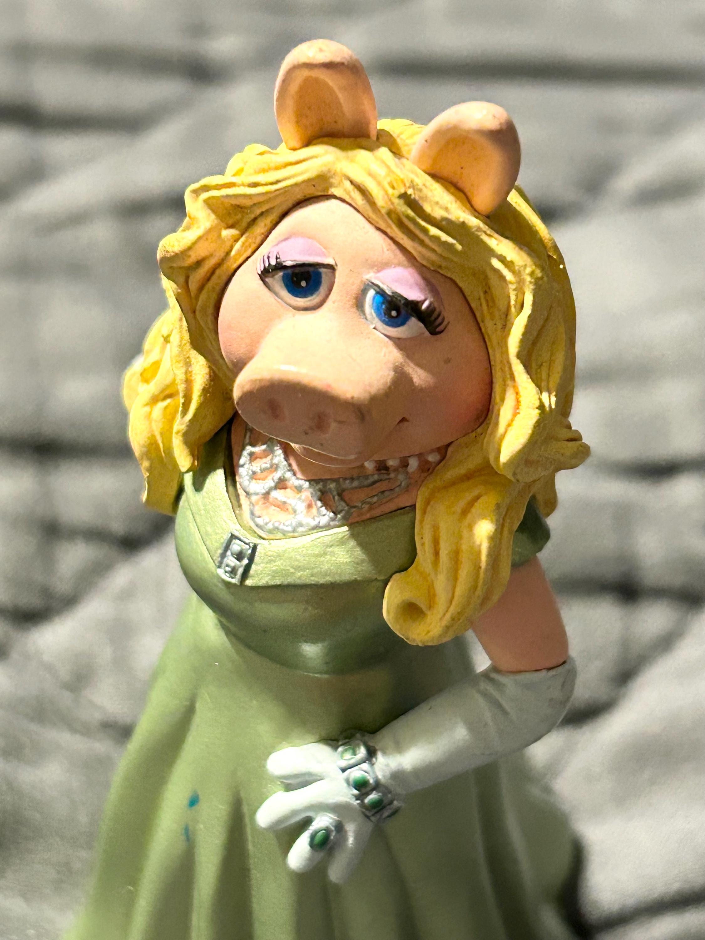 Grande Figurine Muppets Show Miss Peggy – Ancienne Mousse PVC