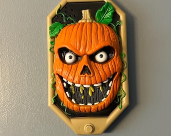 Vintage Spooky Talking Pumpkin Doorbell w/ Jumping Spider. Halloween Decor.