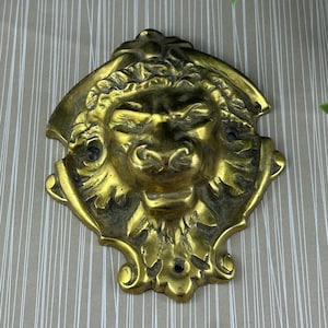 Scultura da parete 3D a forma di testa di leone in bronzo e ottone da 5,5 pollici - Decorazione regale e audace
