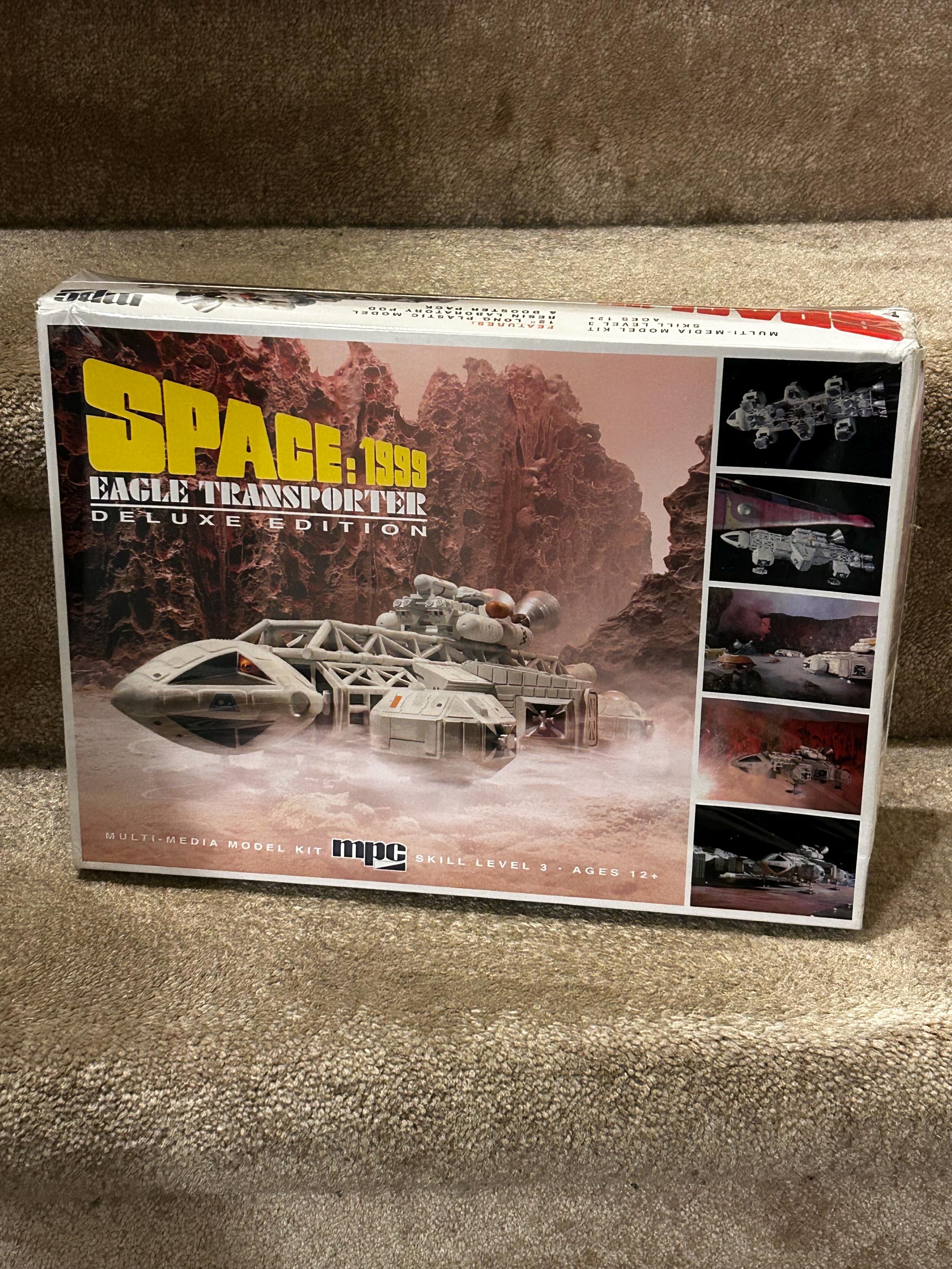 Lindbergh 1/72 Space 1999 Eagle 1 Transporter Deluxe Edition Model