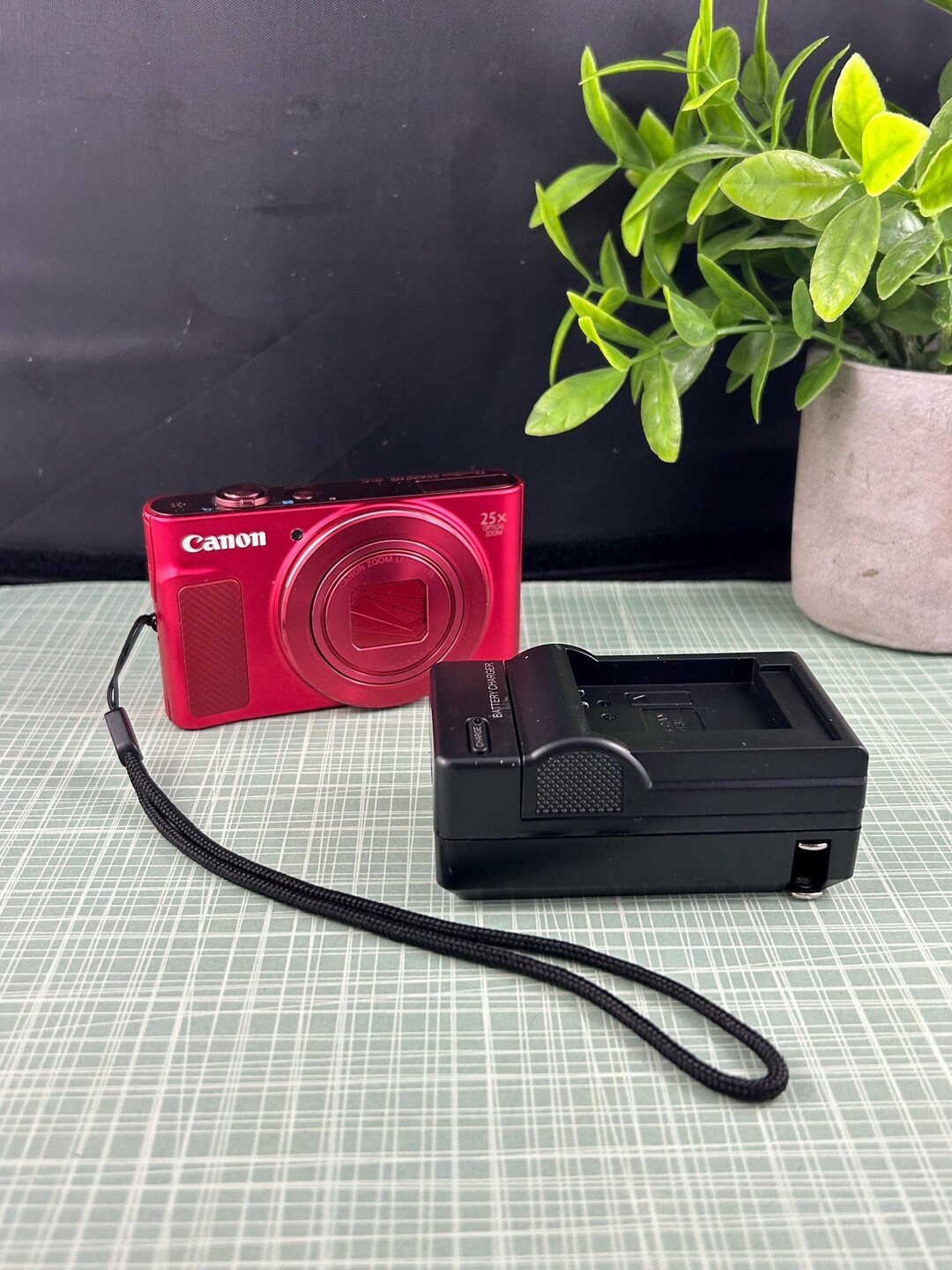 Canon Powershot SX620 HS Wifi Digital Camera 20.0MP 25X Zoom RED