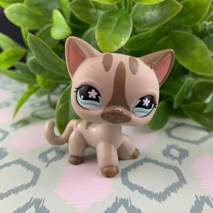 LPS #792 Grey Striped Shorthair – Sam’s Club Exclusive! - Authentic Hasbro Littlest Pet Shop - Extremely Rare