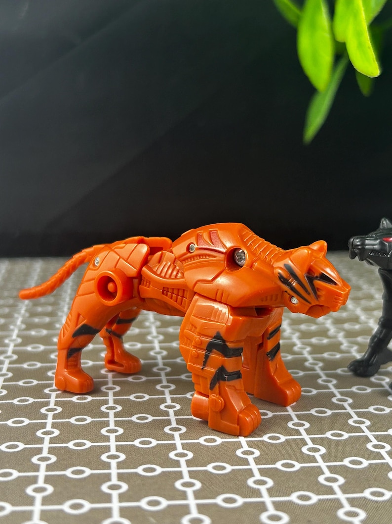 Classics Predator Attack Team Transformers – Overbite & Snarl ...