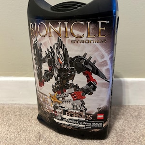 LEGO Bionicle Stronius Guardian Legends 8984 New and Sealed.