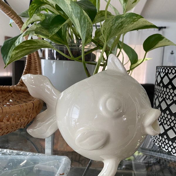 Gold Fish Planter Pot/ Off-White Modern Minimalist Planter Pot/ Succulent Planter/ Indoor Plant Pot