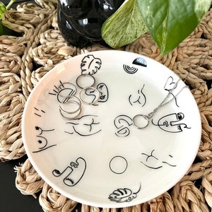 Handmade Line Art Jewelry Round Tray or Trinket, Abstract Line Art Plant Saucer, Plant Pot Drainage Saucer, Moder Line Art Pebble Tray