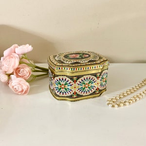 Vintage Rose Flower Mosaic Beaded Pattern Candy Tin with Lid, Made in England