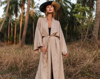 Elegant maxi beige kimono